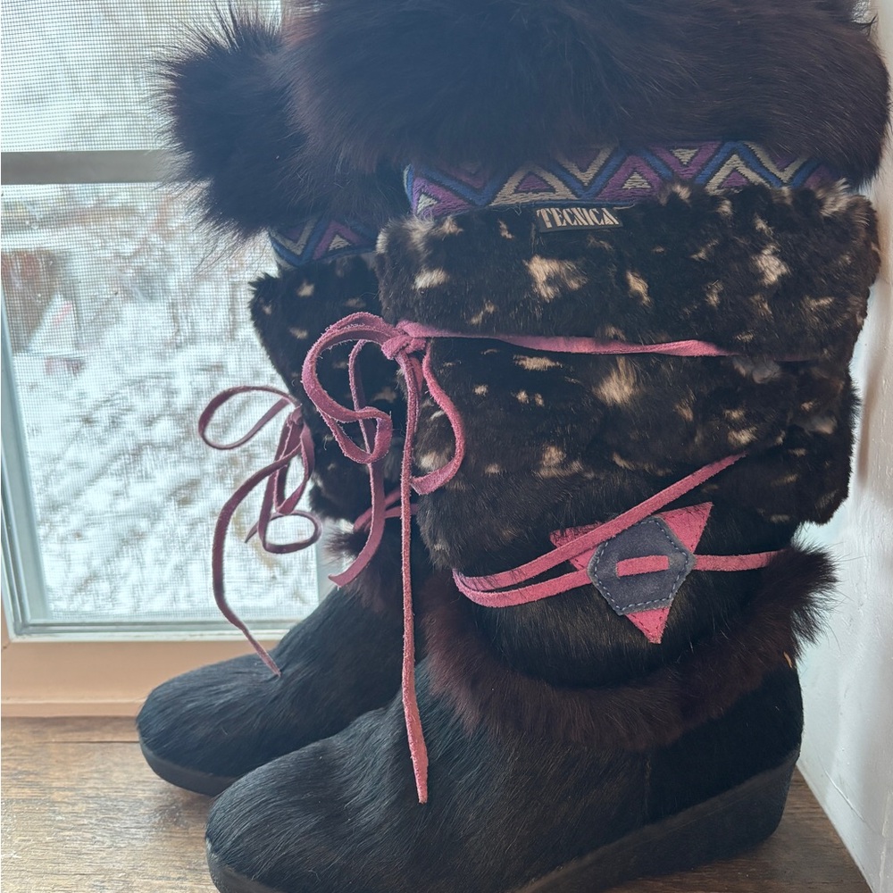 Tecnica vintage goat hair fur black boots veruska
